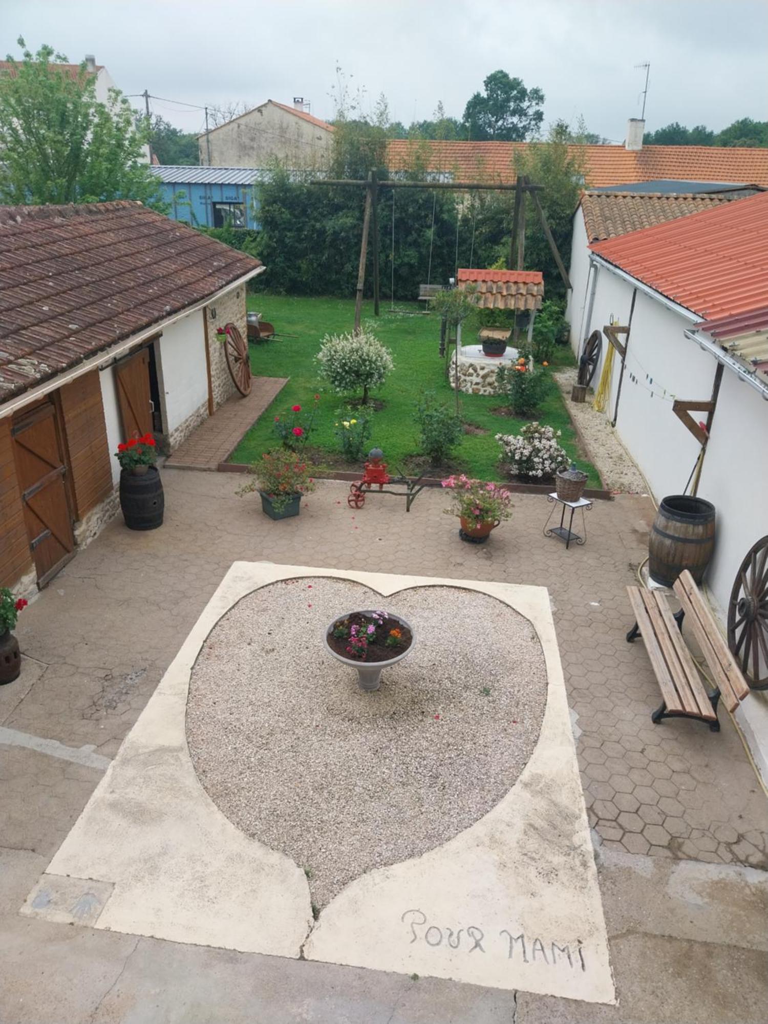 Chambre D Hote Les Frangins Avrillé Extérieur photo